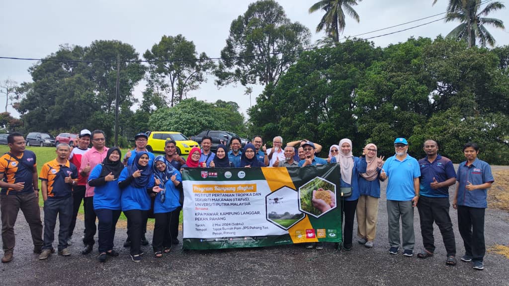 VILLAGE ADOPTED PROGRAM INSTITUTE OF TROPICAL AGRICULTURE & FOOD SECURITY (ITAFoS), UPM 